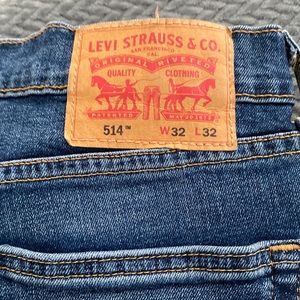 GUC Mens Levi’s size 32 X 32 1 Dark Blue